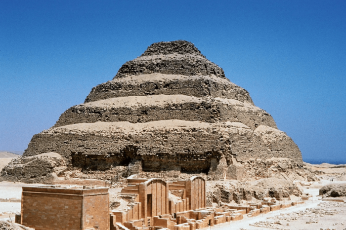 UNI0012 – Memphis and Sakkara Tour